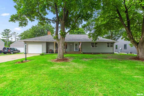 Homes For Sale - 145 N Park Drive<br/> Canton, IL 61520