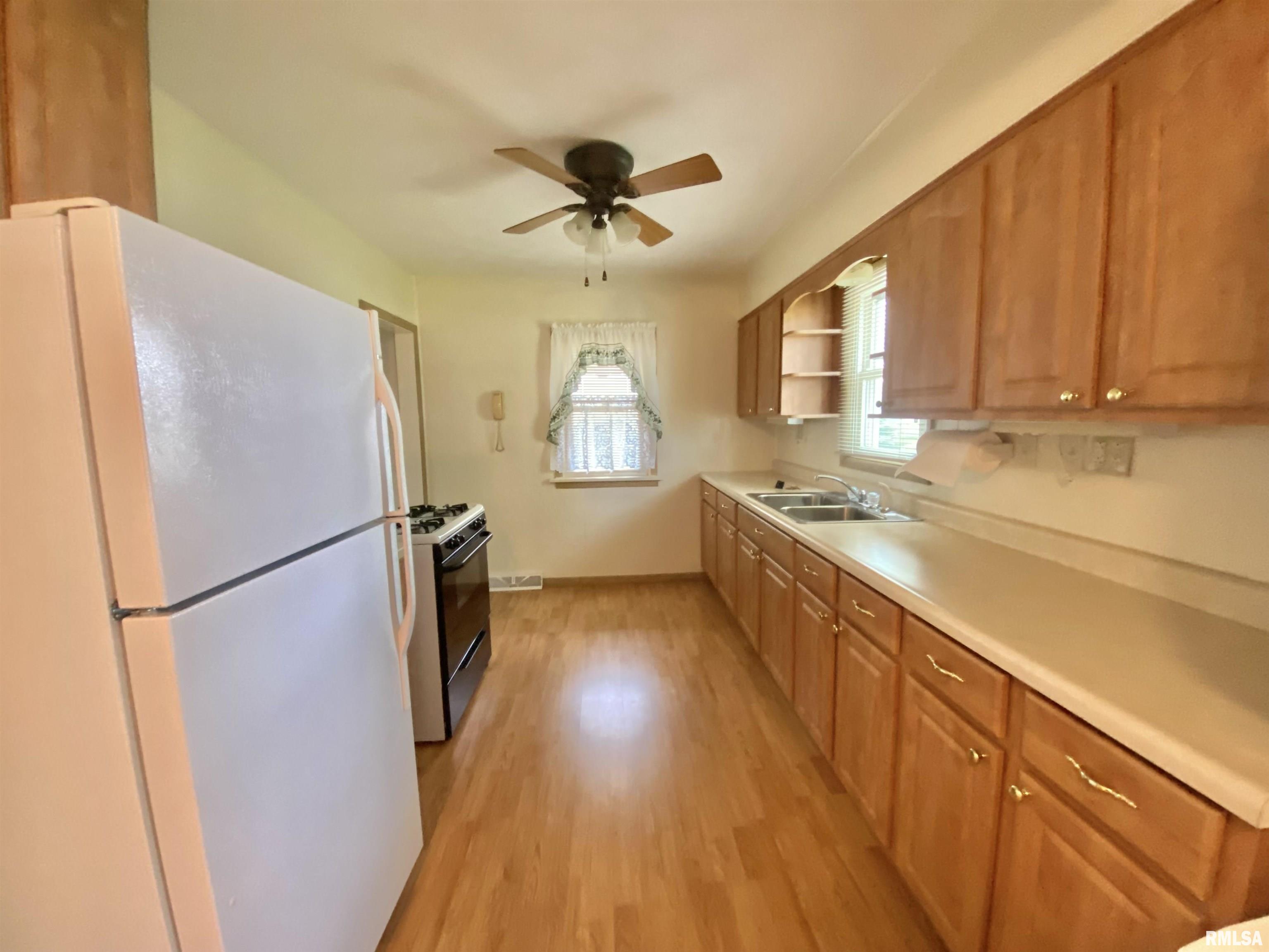 846 S 7th Avenue, Canton, Illinois image 10