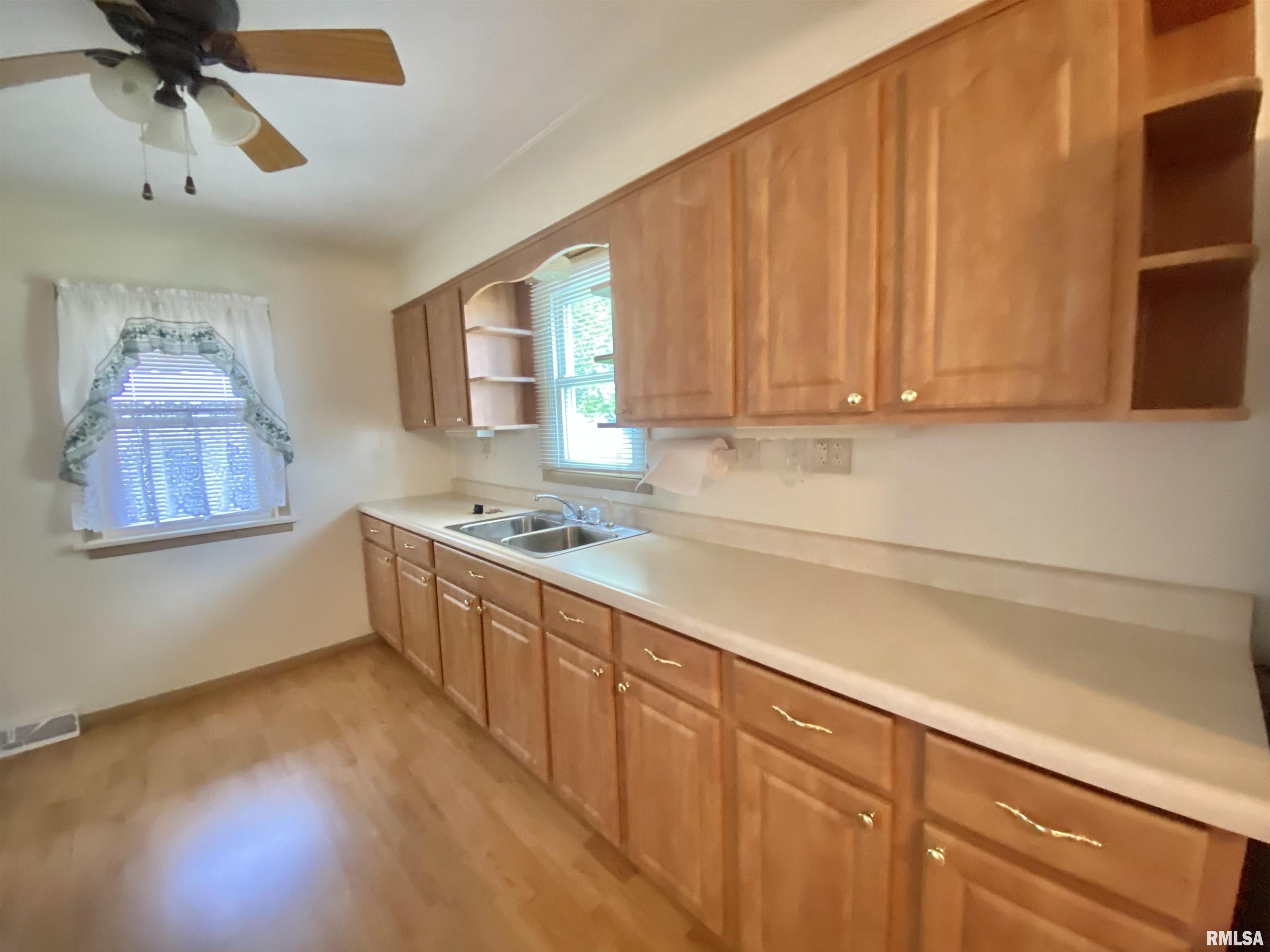 846 S 7th Avenue, Canton, Illinois image 9