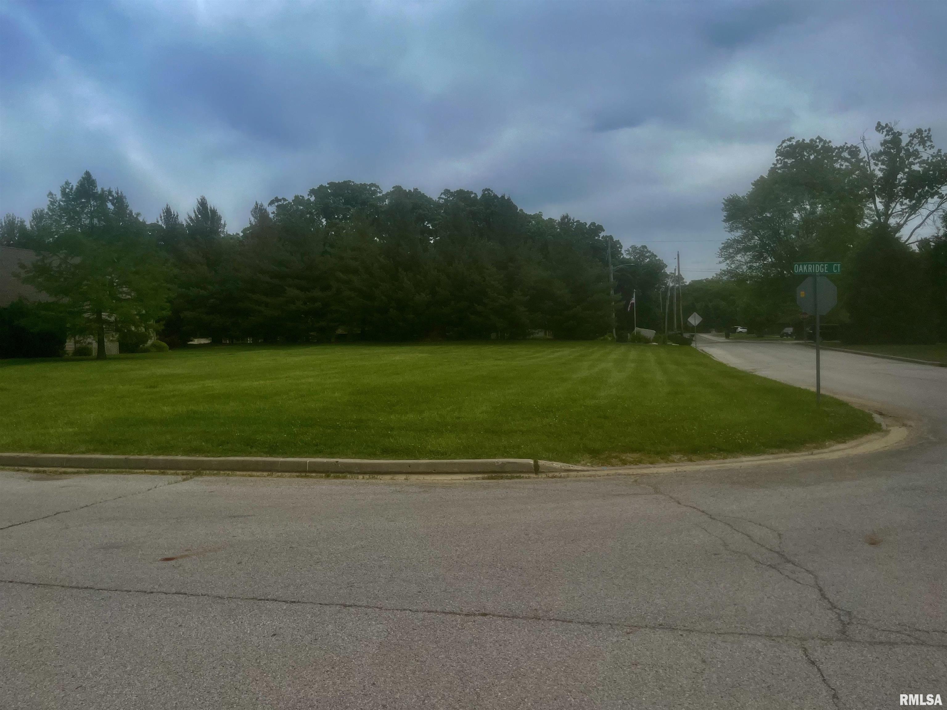 100 Oakridge Court, East Peoria, Illinois image 2
