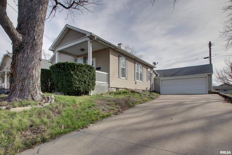 Homes For Sale - 420 N 29th Street<br/> Adams County, Quincy, IL 62301