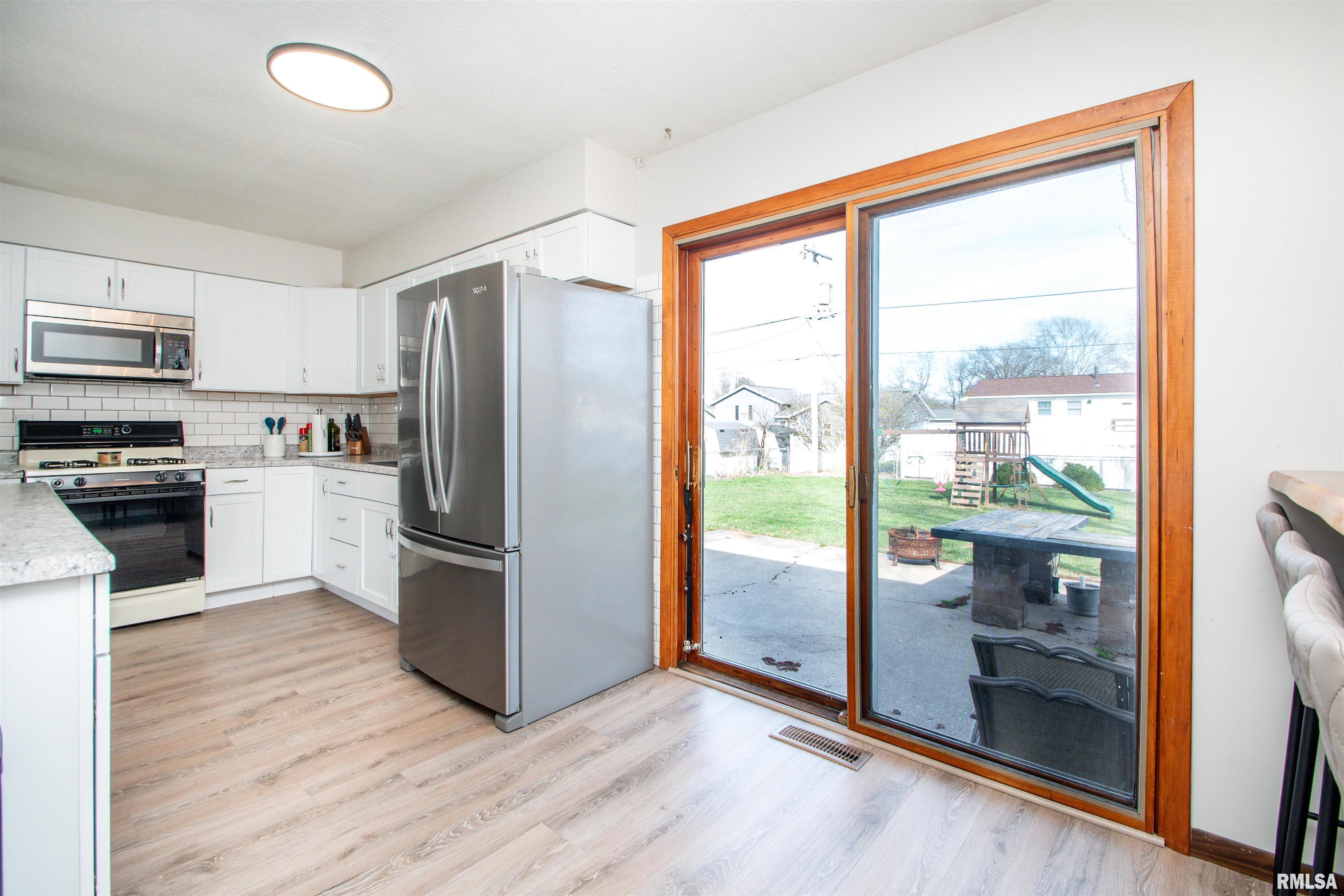 2706 S Skyway Road, Peoria, Illinois image 13