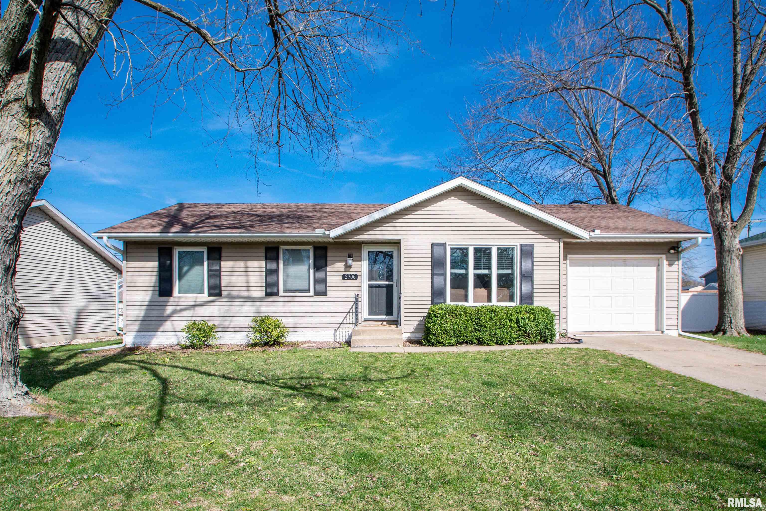 2706 S Skyway Road, Peoria, Illinois image 1