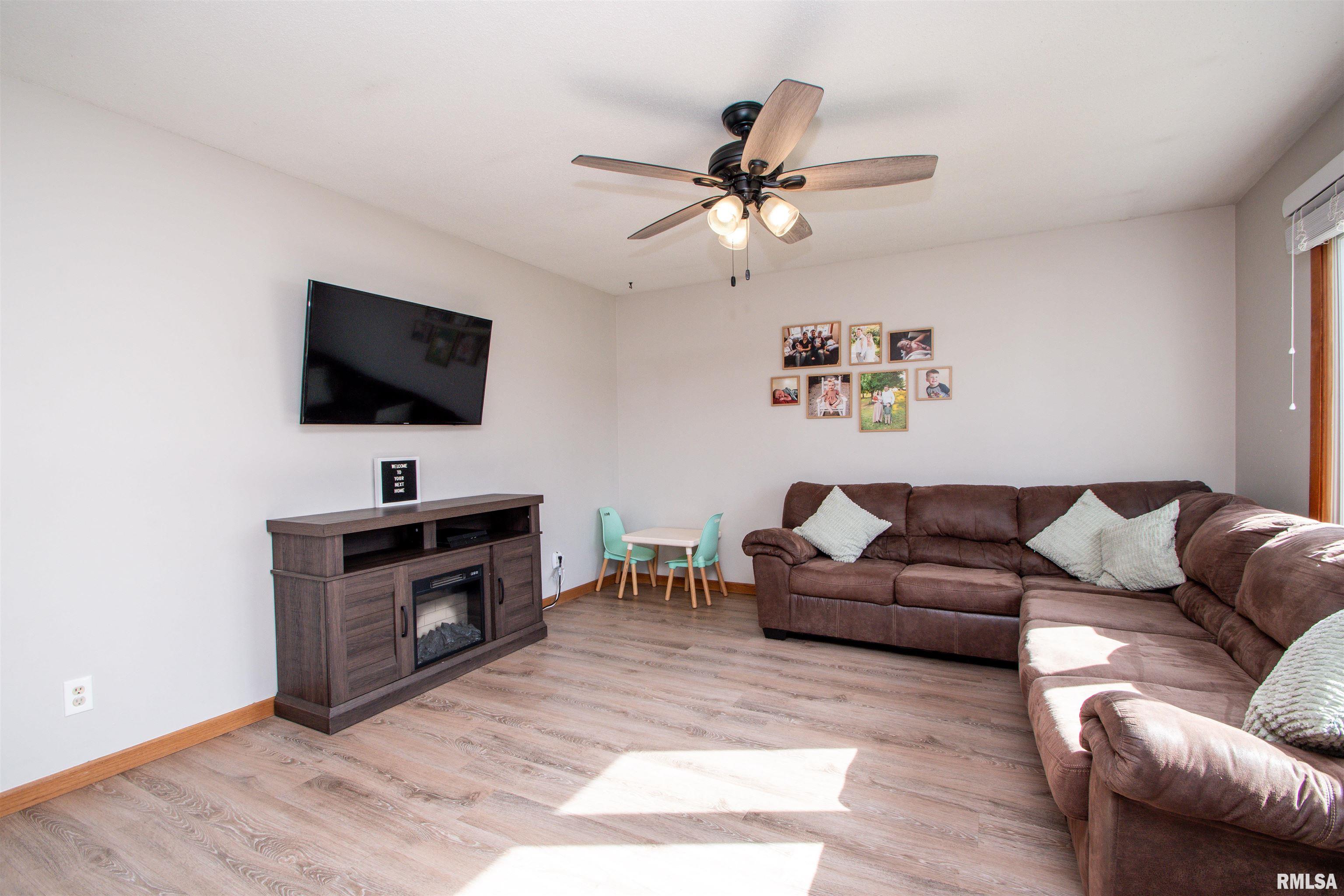 2706 S Skyway Road, Peoria, Illinois image 8