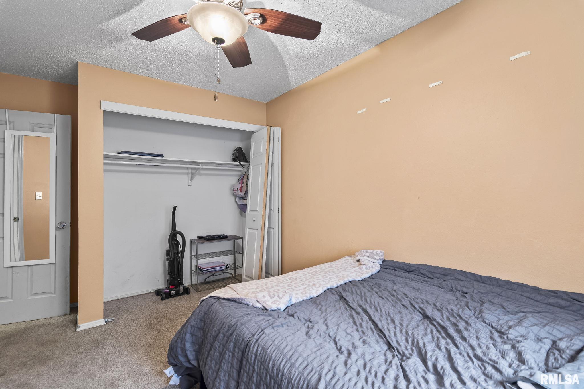 241 N Durkin Drive, Springfield, Illinois image 16