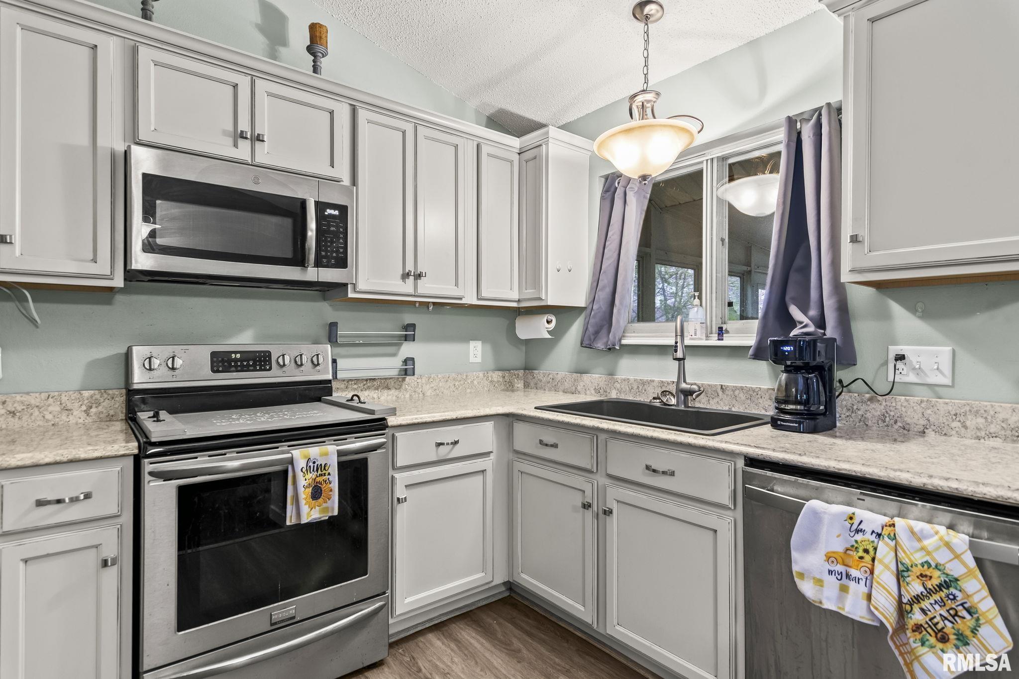 241 N Durkin Drive, Springfield, Illinois image 8
