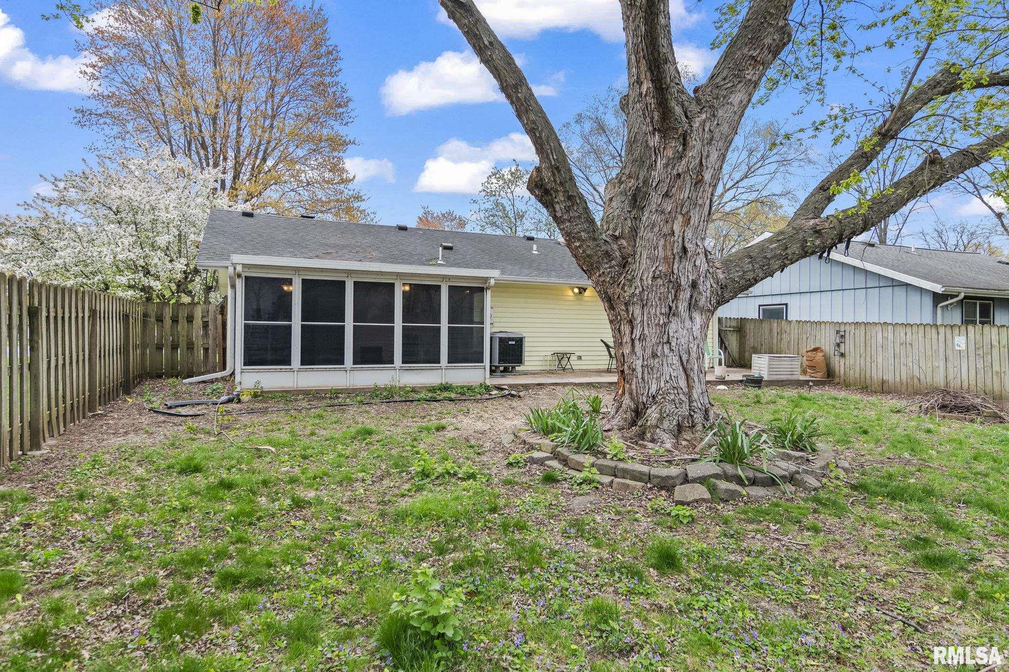 241 N Durkin Drive, Springfield, Illinois image 24