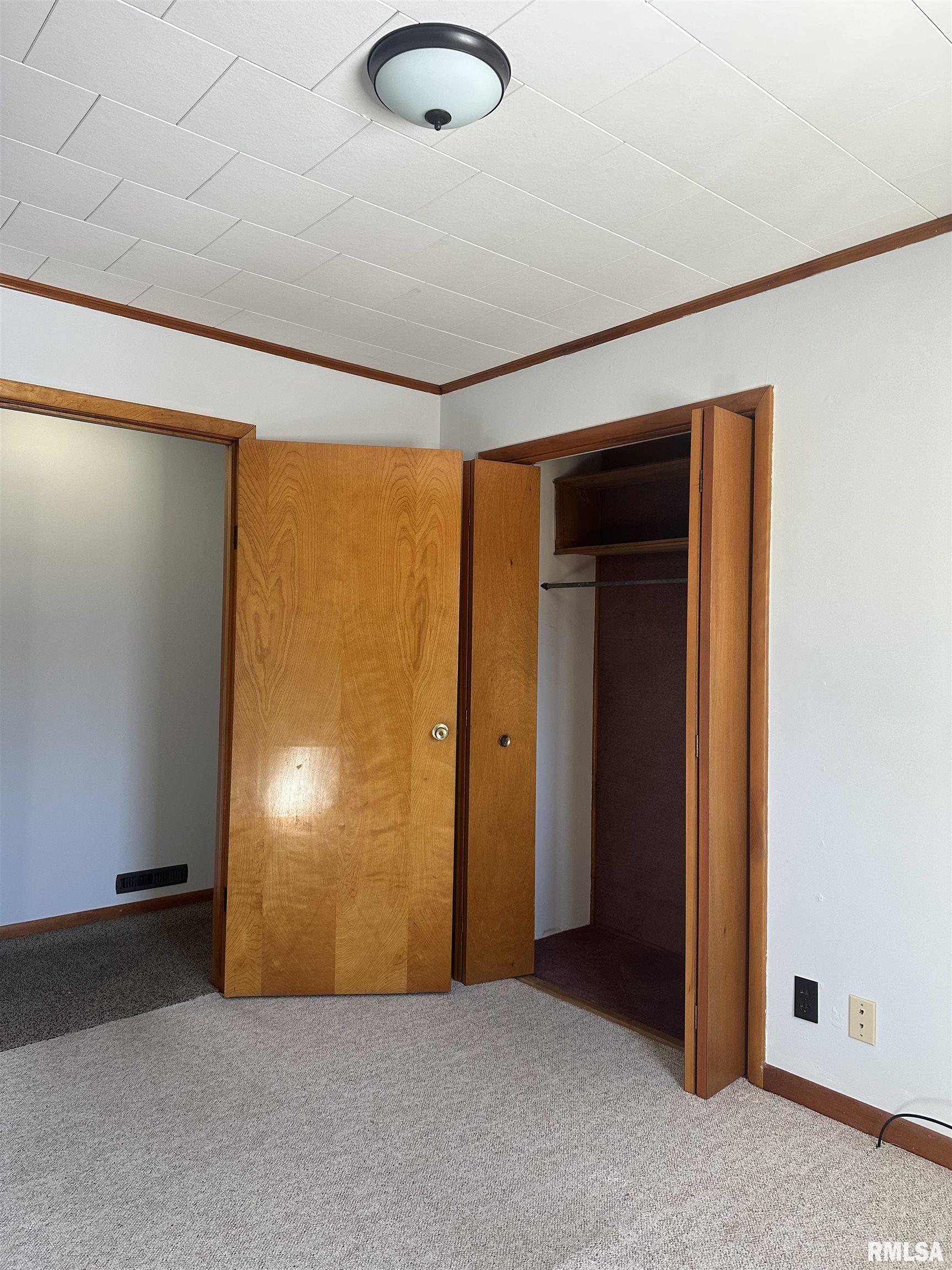 790 S Broad Street, Knoxville, Illinois image 28