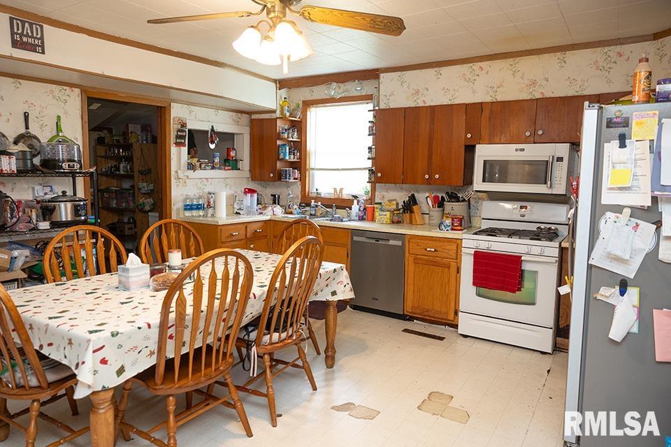 2667 Cardinal Lane, Farina, Illinois image 9