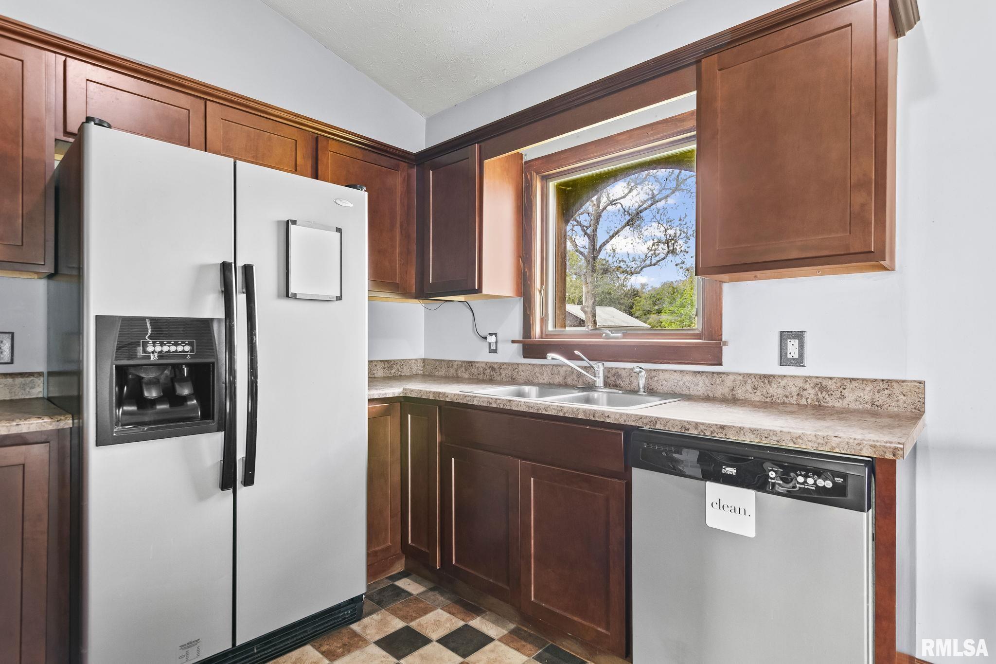 402 Carson Street, Loami, Illinois image 11
