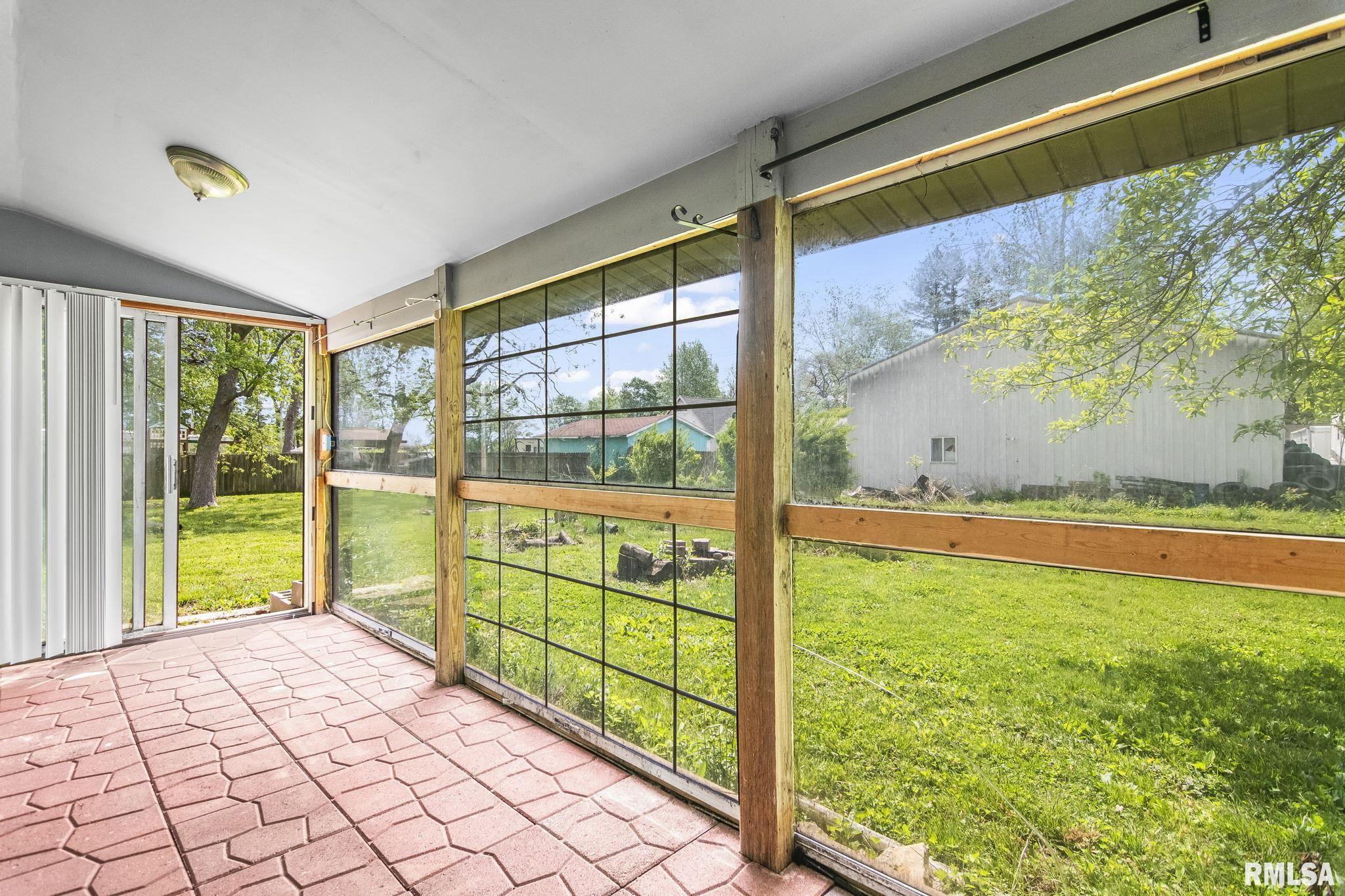 402 Carson Street, Loami, Illinois image 22
