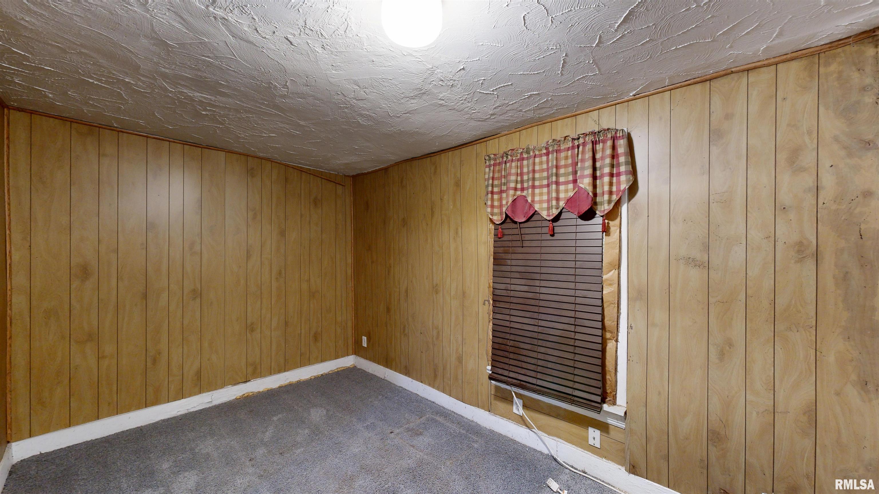 300 Park Avenue, Pekin, Illinois image 20