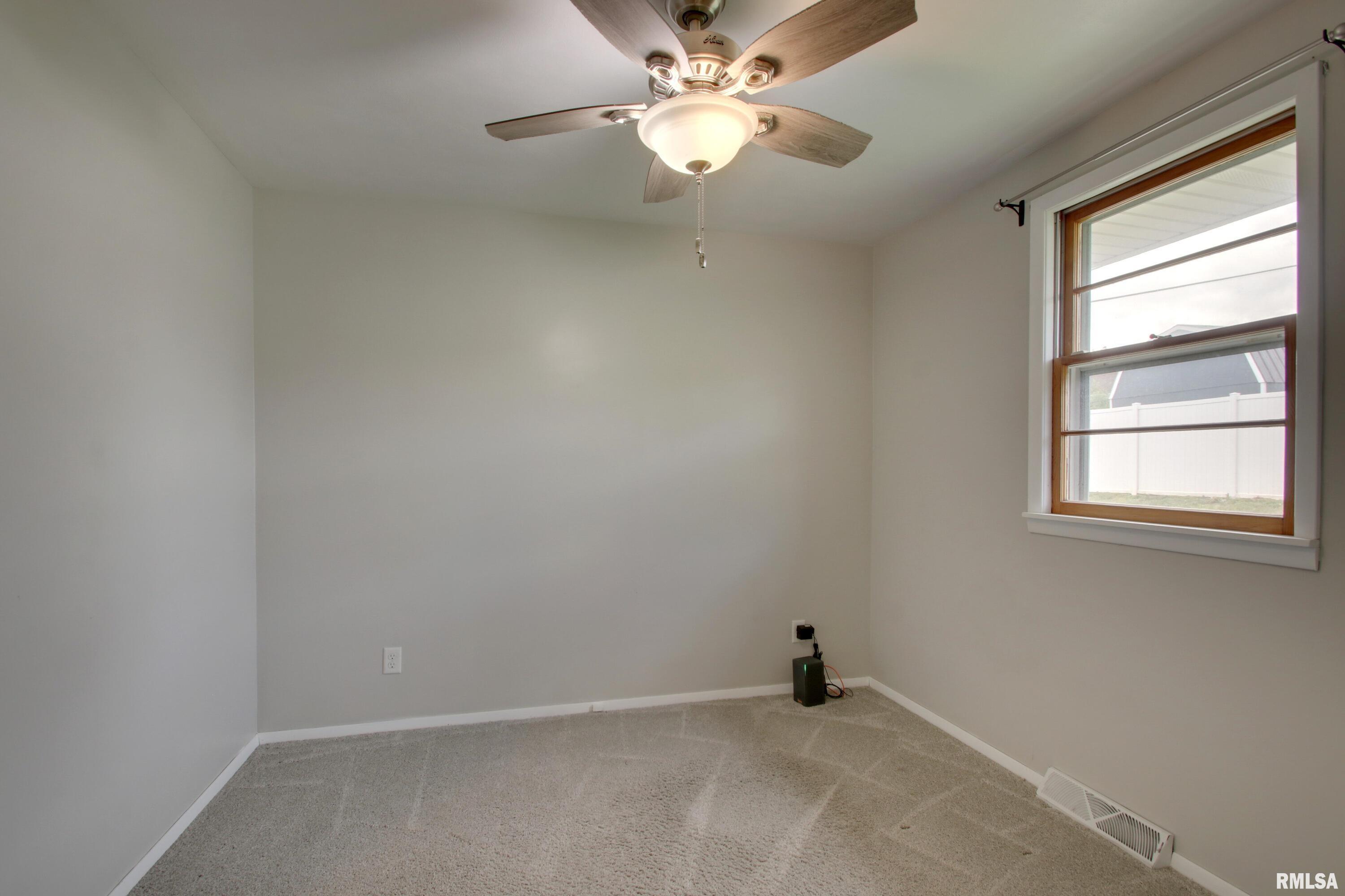 3705 Briarwood Drive, Quincy, Illinois image 8