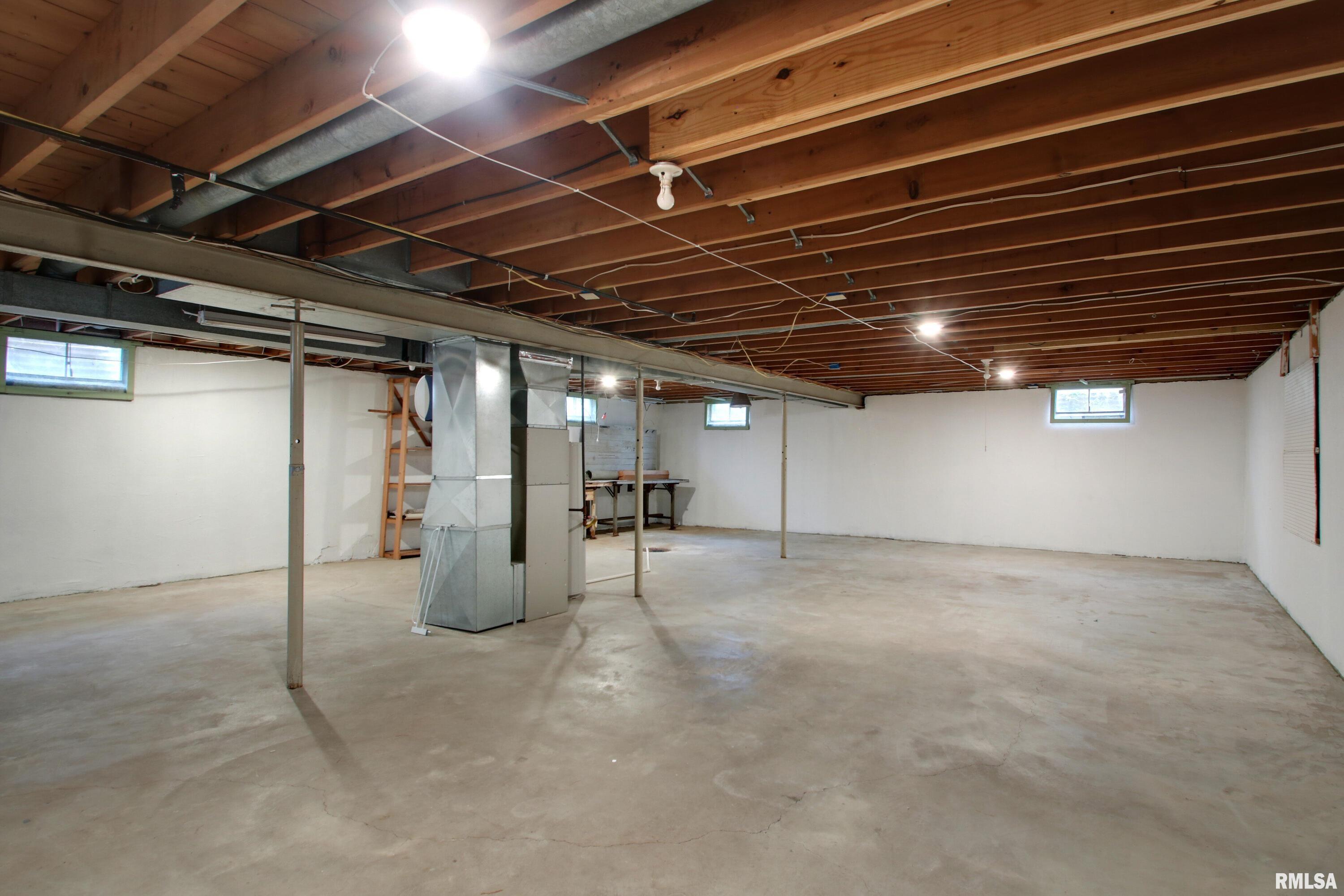 3705 Briarwood Drive, Quincy, Illinois image 12