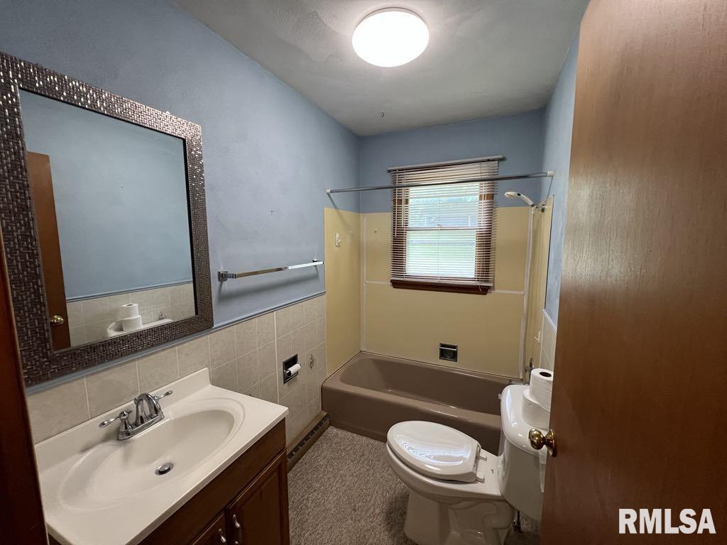 502 W Elm Street, Astoria, Illinois image 17
