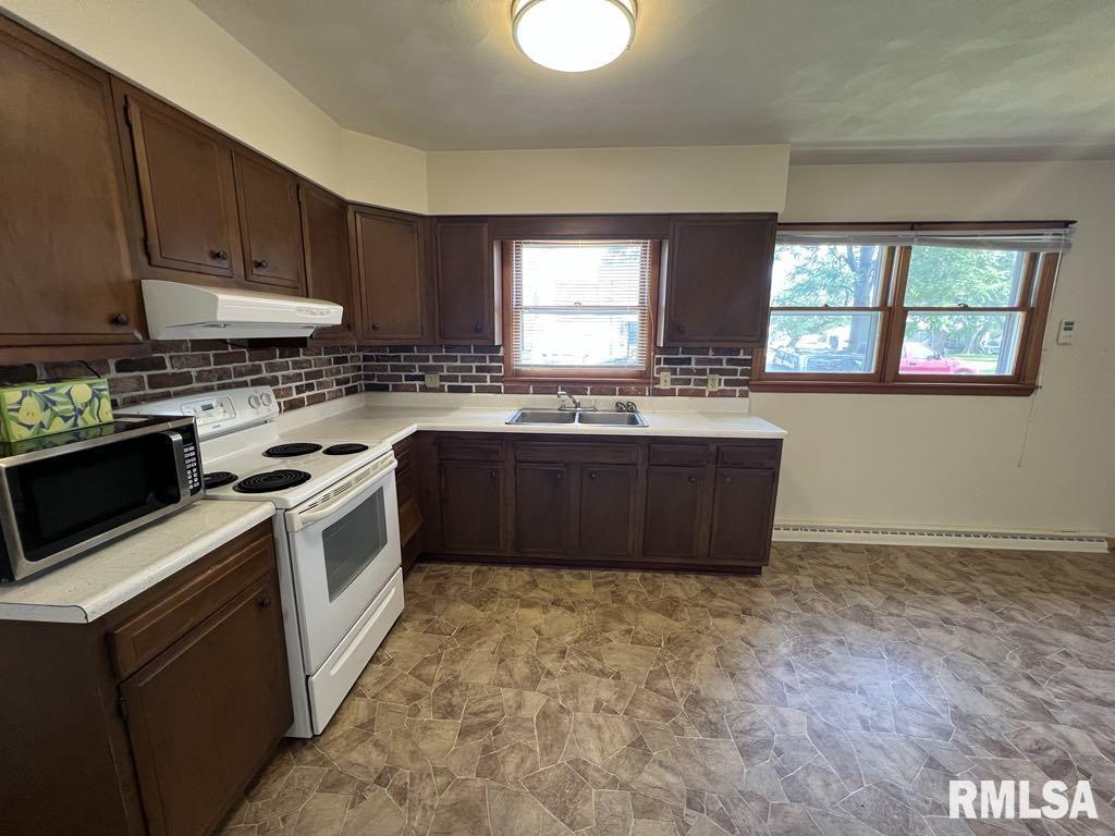 502 W Elm Street, Astoria, Illinois image 11