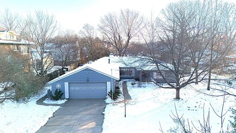 Homes For Sale - 622 Washington Street<br/> Tazewell County, Pekin, IL 61554