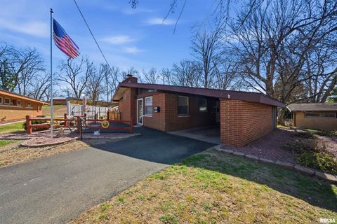 Homes For Sale - 2214 Glendale Drive<br/> Tazewell County, Pekin, IL 61554