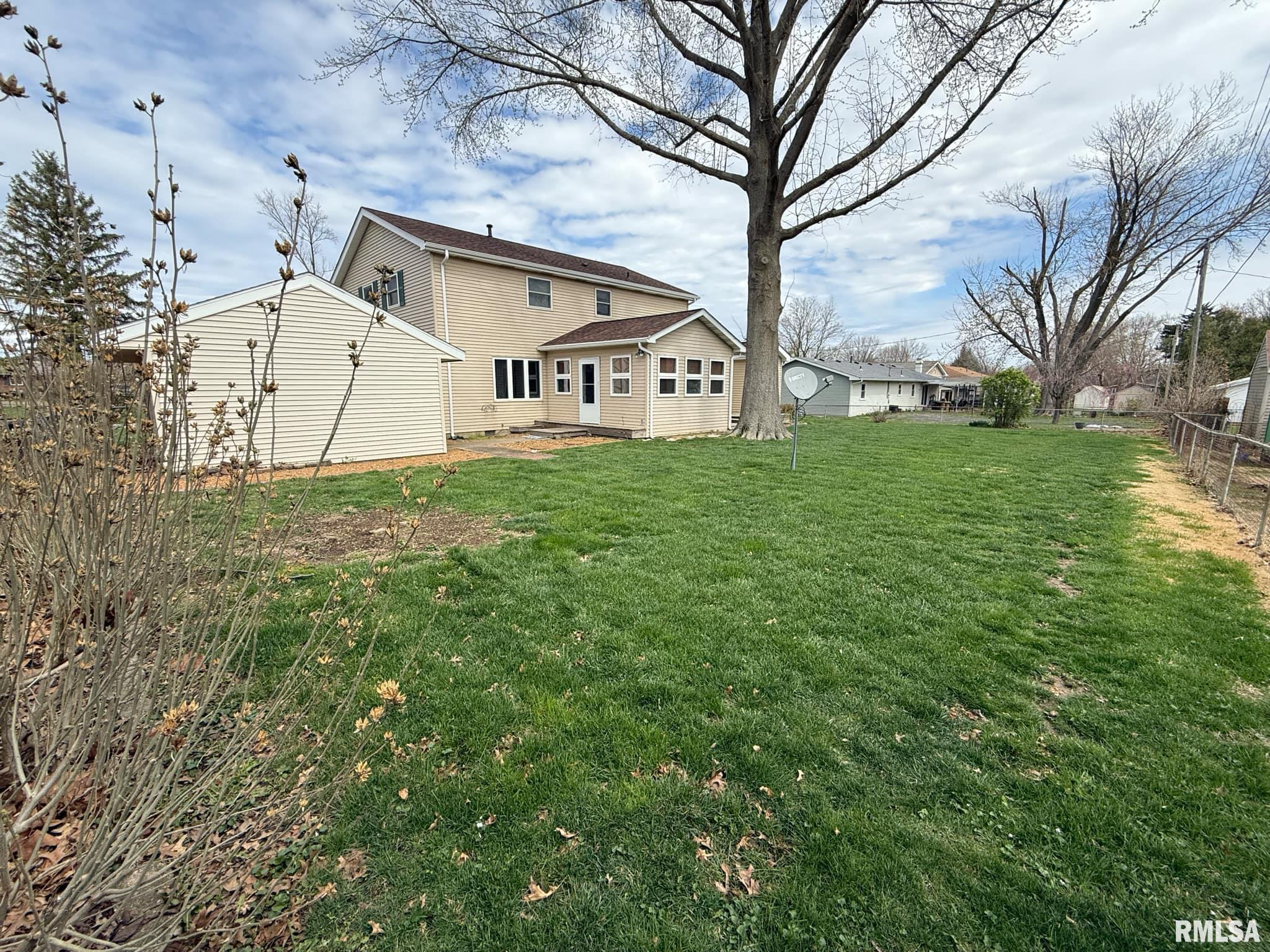 816 W Walnut Street, Chatham, Illinois image 3