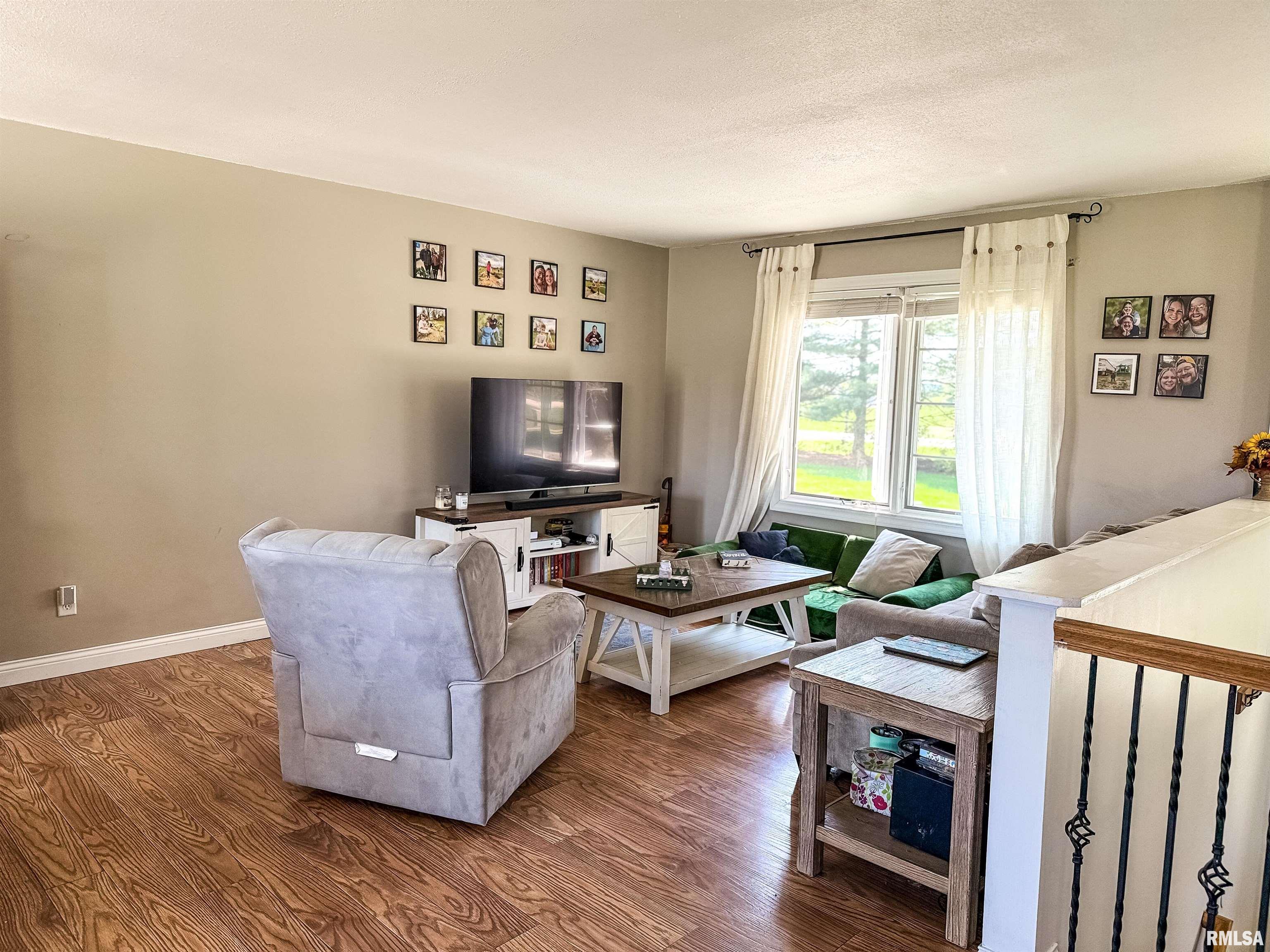 8472 Cardinal Hill Road, Rochester, Illinois image 3