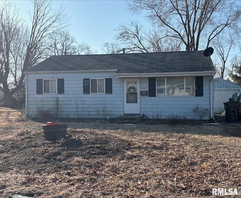 Homes For Sale - 3912 N Saint Joseph Court<br/> Peoria Heights, IL 61616