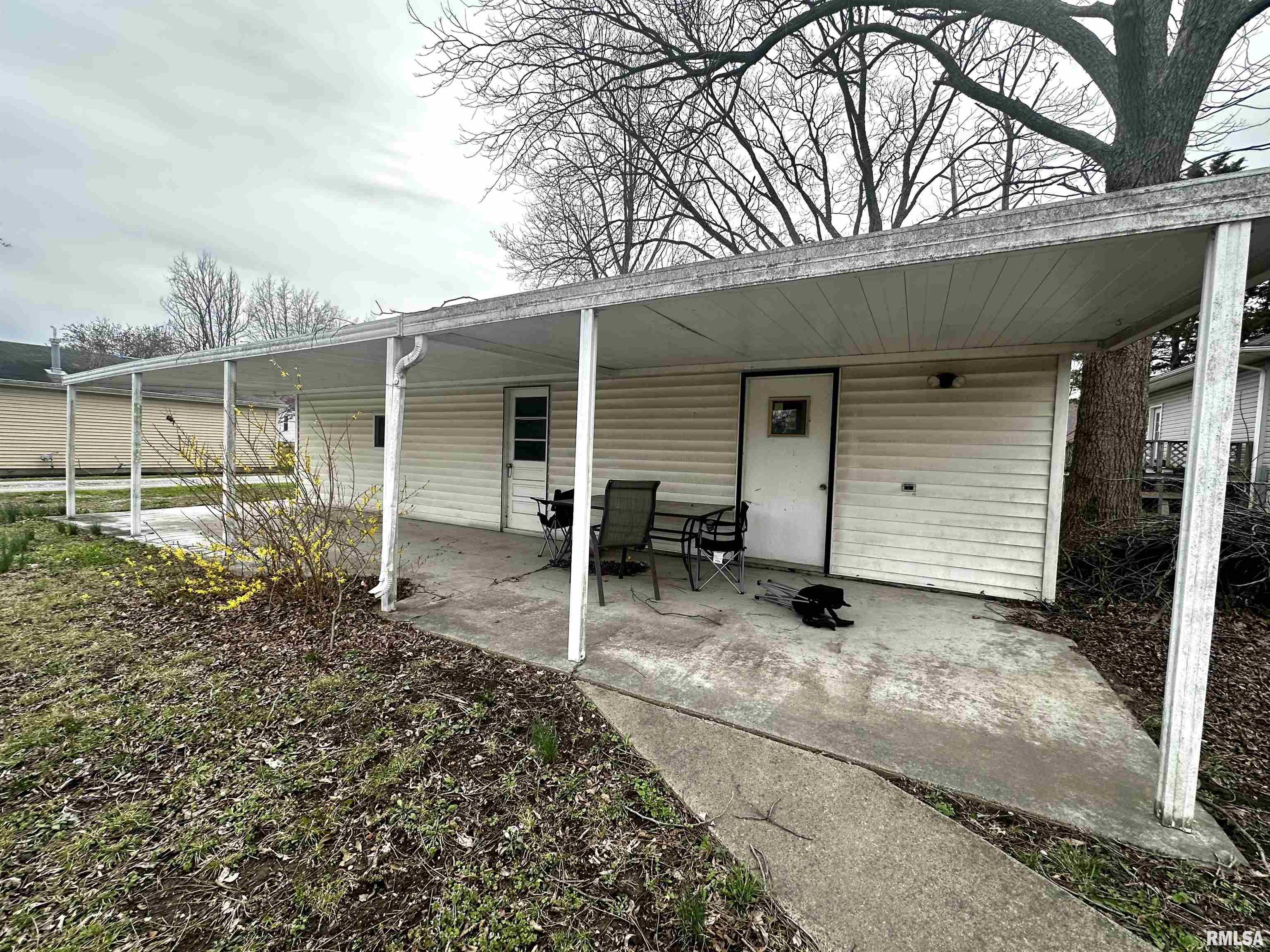 121 E Church Street, Galatia, Illinois image 24