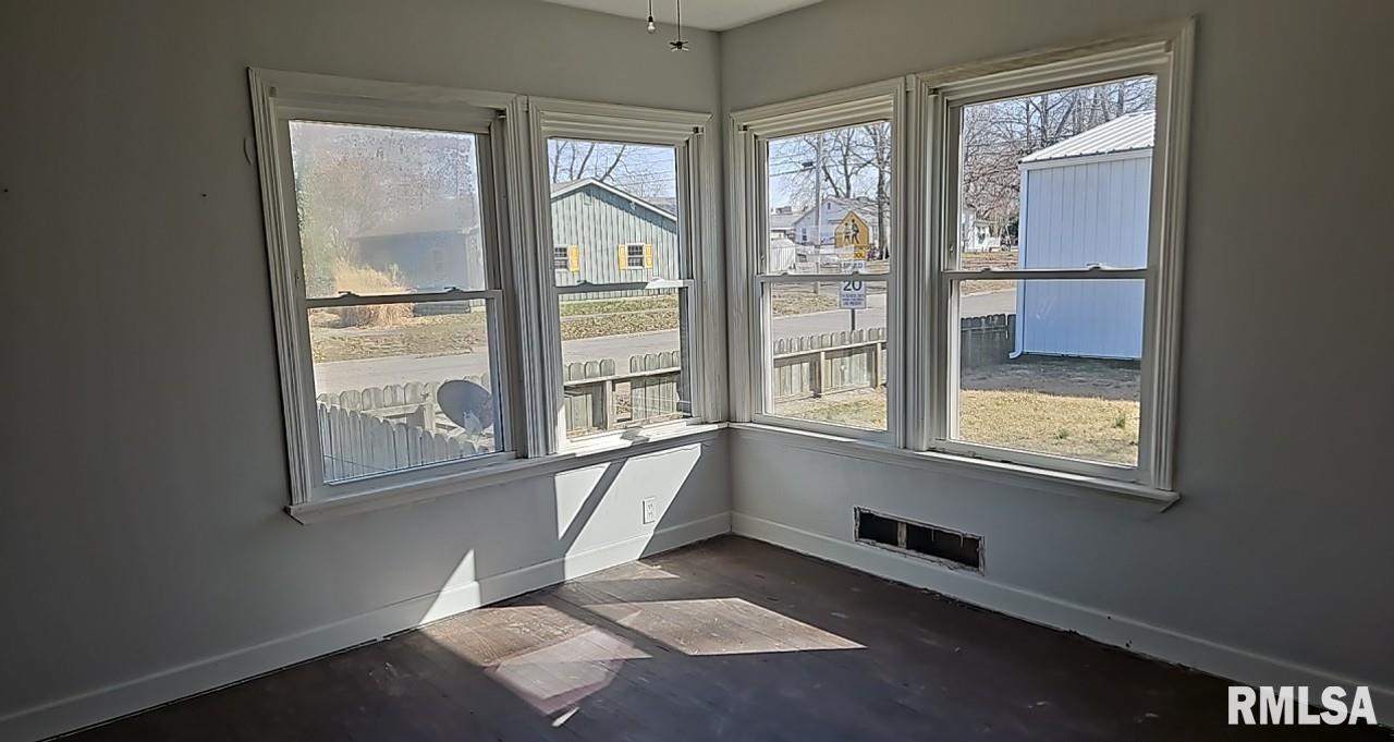 200 W Delaware Street, Fairfield, Illinois image 16