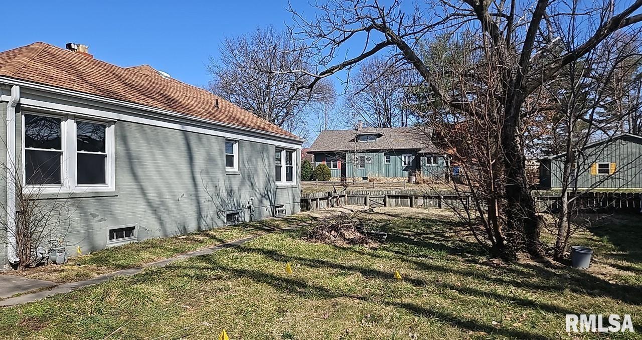 200 W Delaware Street, Fairfield, Illinois image 8