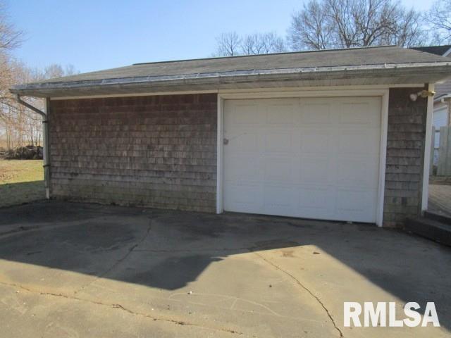 102 N Park Avenue, Manito, Illinois image 3