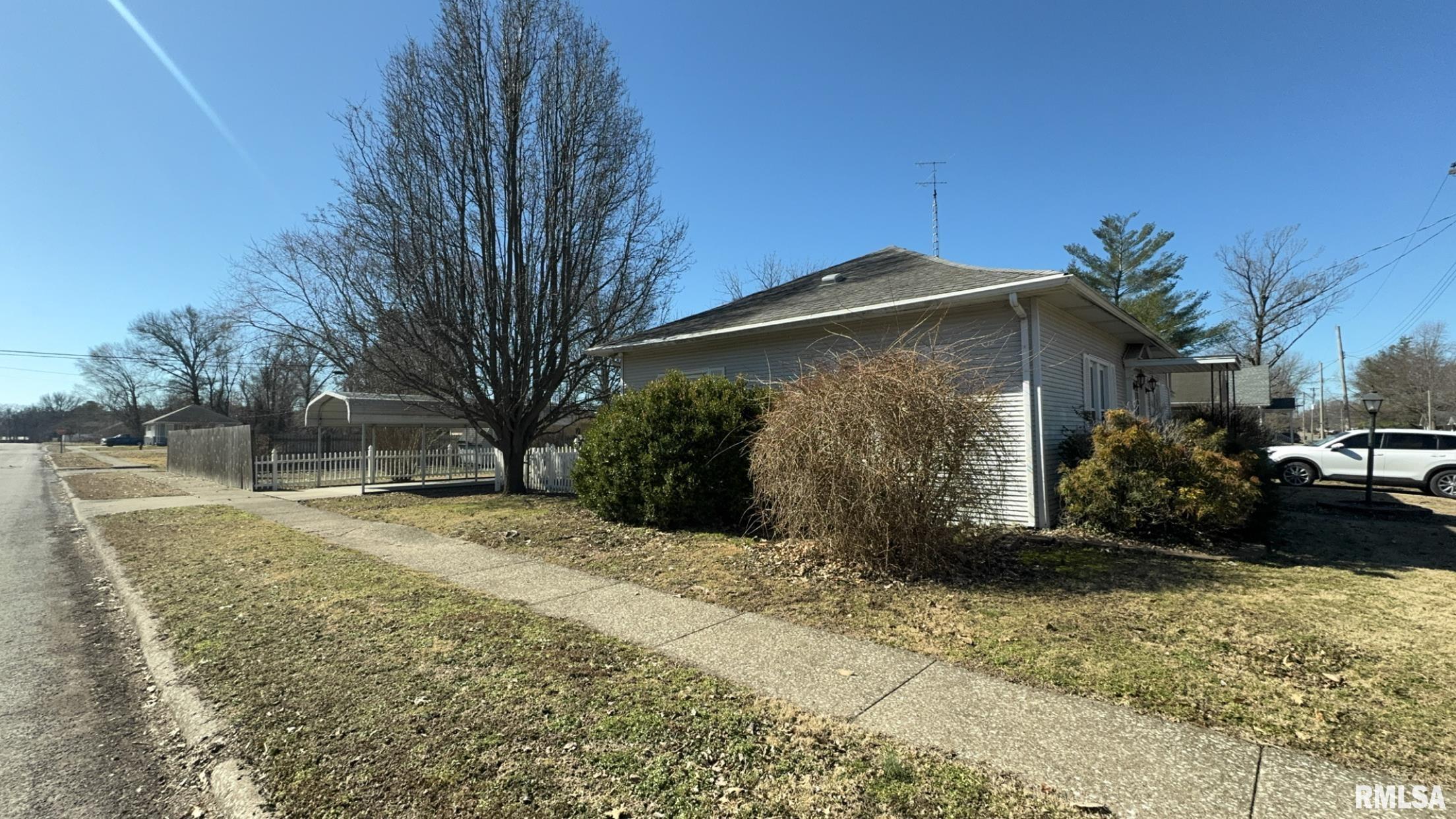 908 E Elm Street, West Frankfort, Illinois image 3