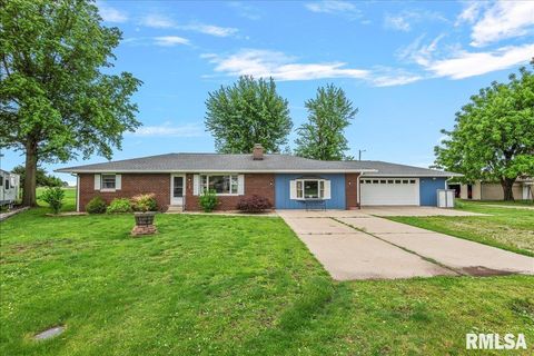 Homes For Sale - 125 Easy Drive<br/> Morgan County, Jacksonville, IL 62650