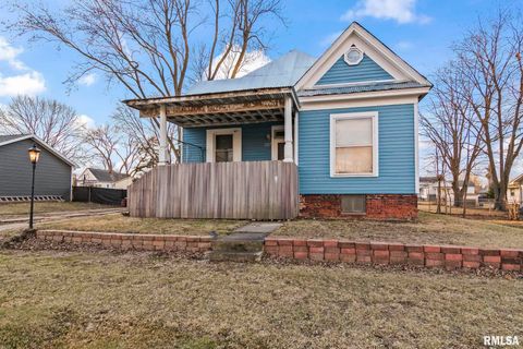 Homes For Sale - 227 N Walnut St<br/> Macon County, Maroa, IL 61756