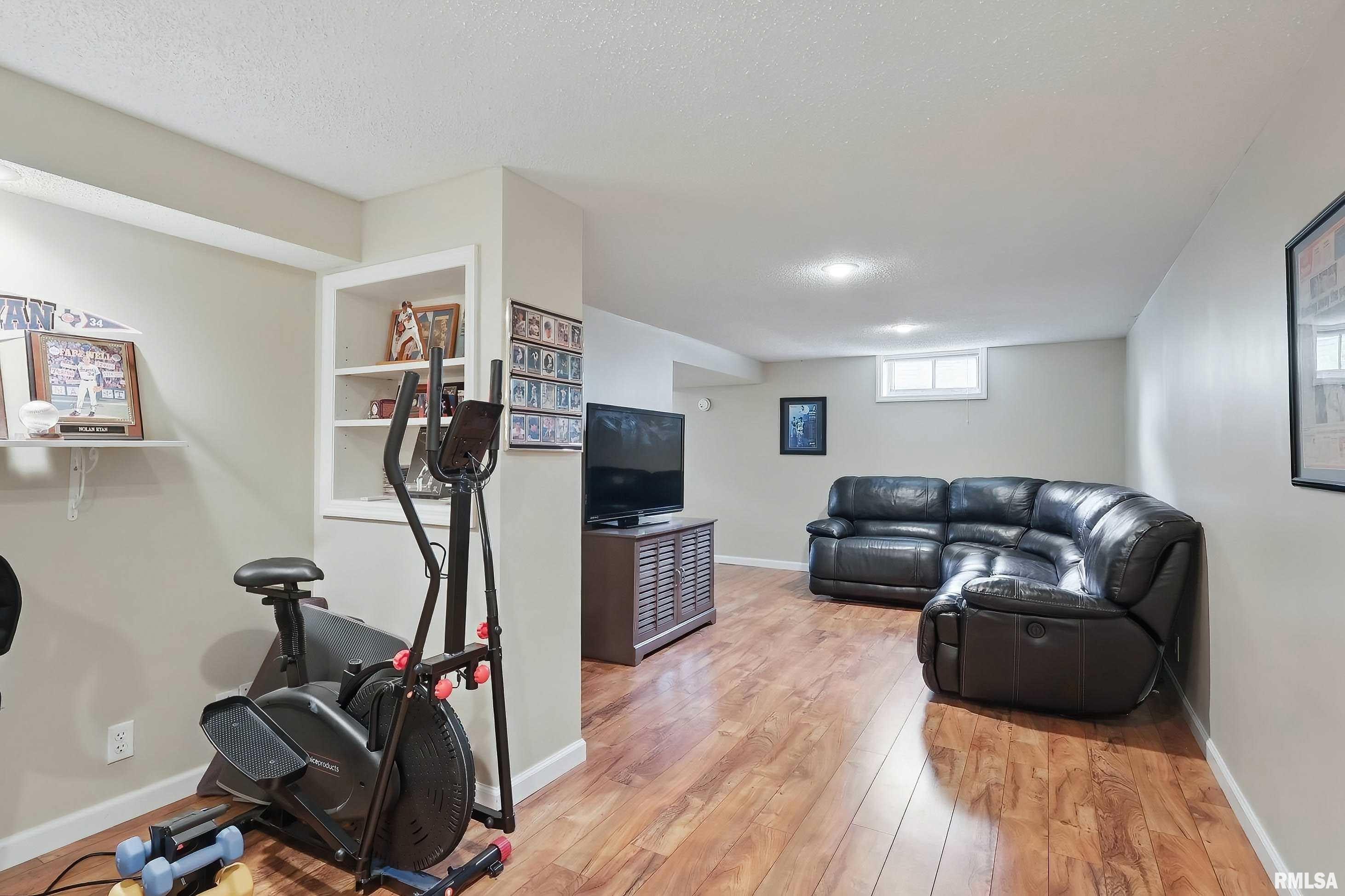 4020 Tanglefoot Terrace, Bettendorf, Iowa image 25