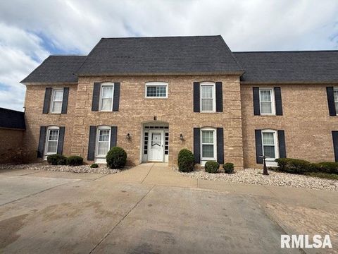 Condo For Sale - 820 W Loire Court #210<br/> Peoria, IL 61614
