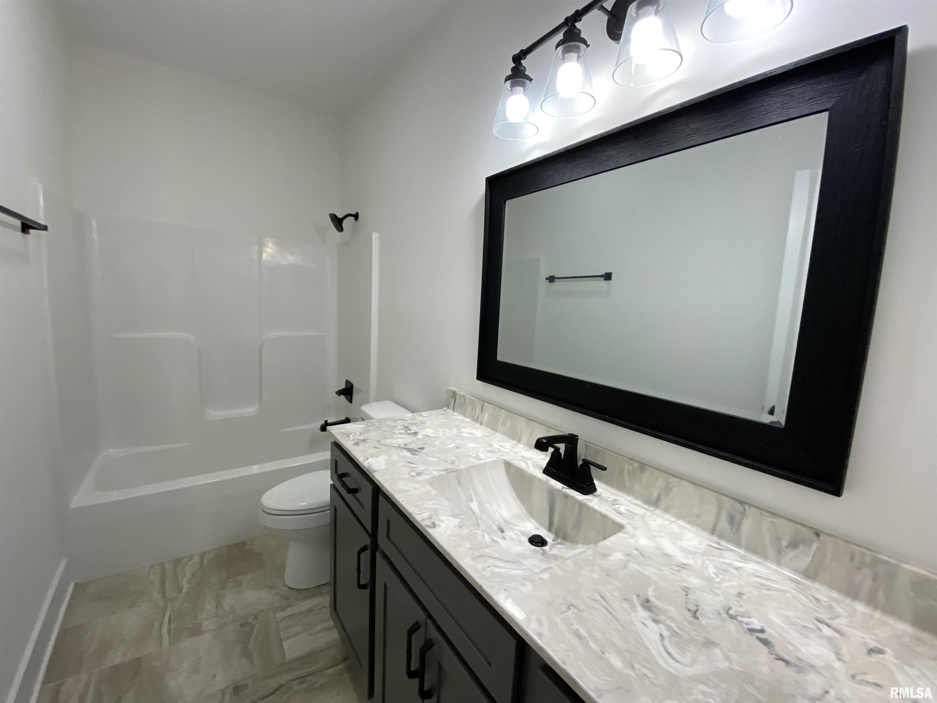 403 W Ten Mile Creek Road, Germantown Hills, Illinois image 21