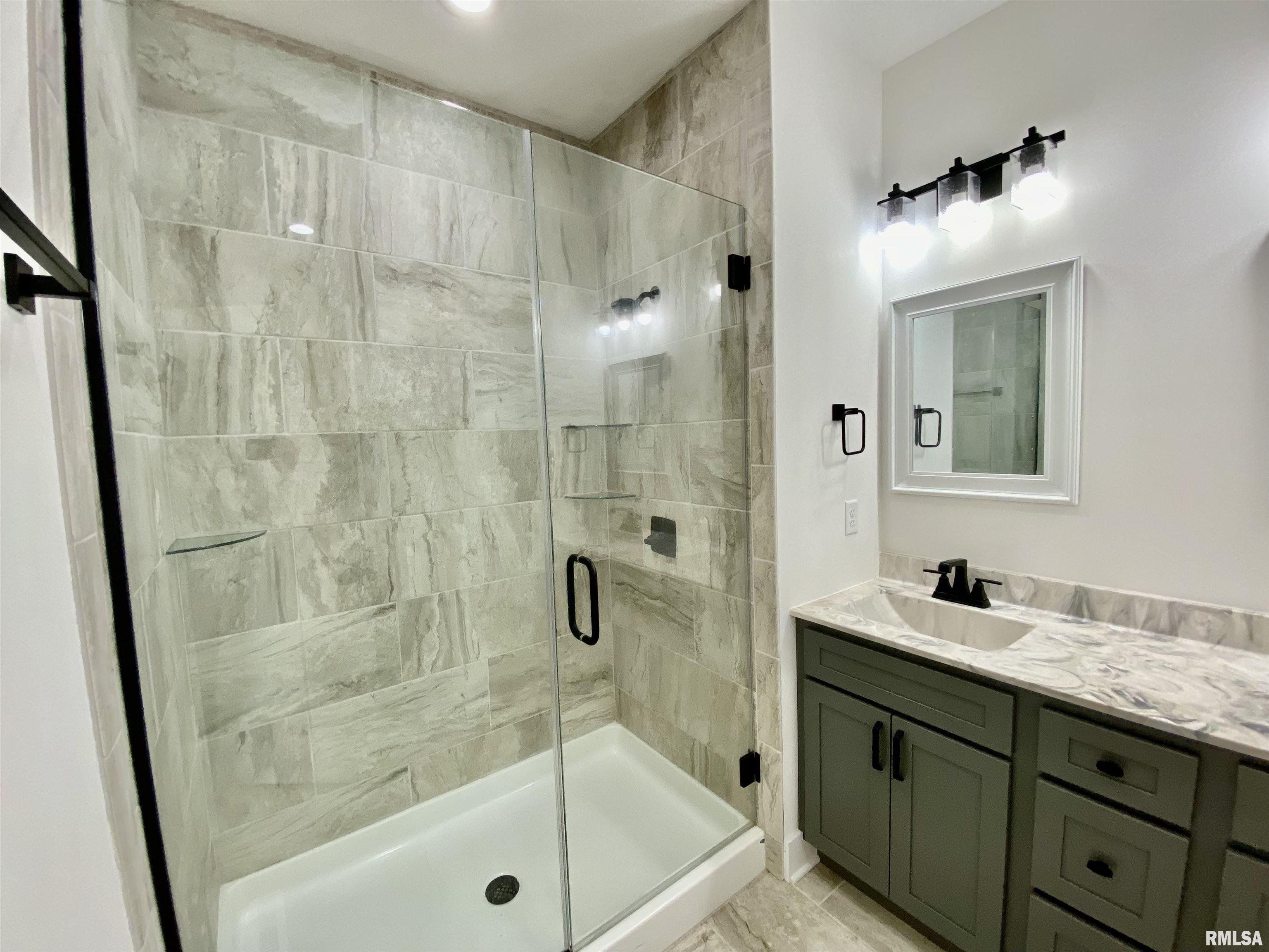 403 W Ten Mile Creek Road, Germantown Hills, Illinois image 13
