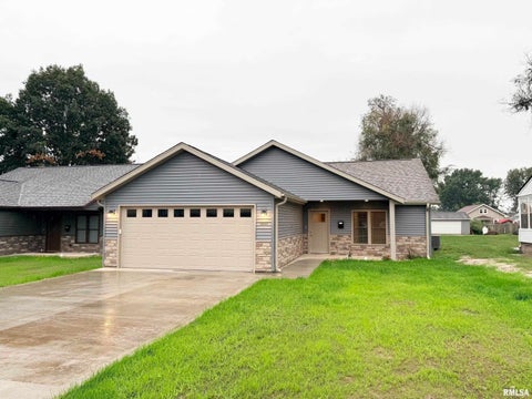 Homes For Sale - 2260 Chestnut Street<br/> Quincy, IL 62301
