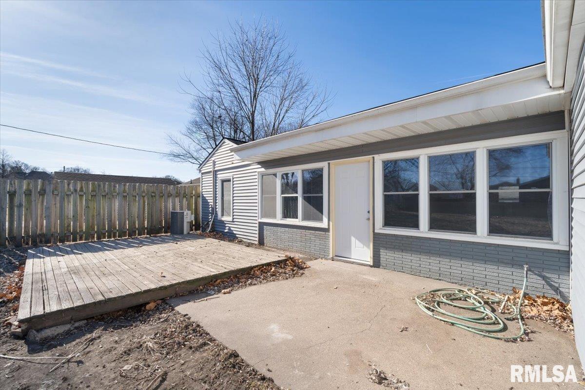 129 W 3rd Street, Coal Valley, Illinois image 6