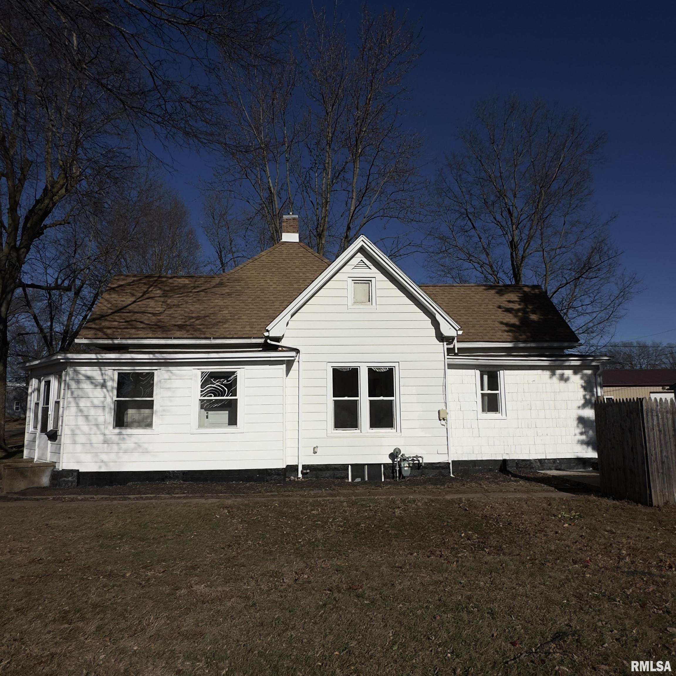 200 N Washington Street, Manito, Illinois image 1