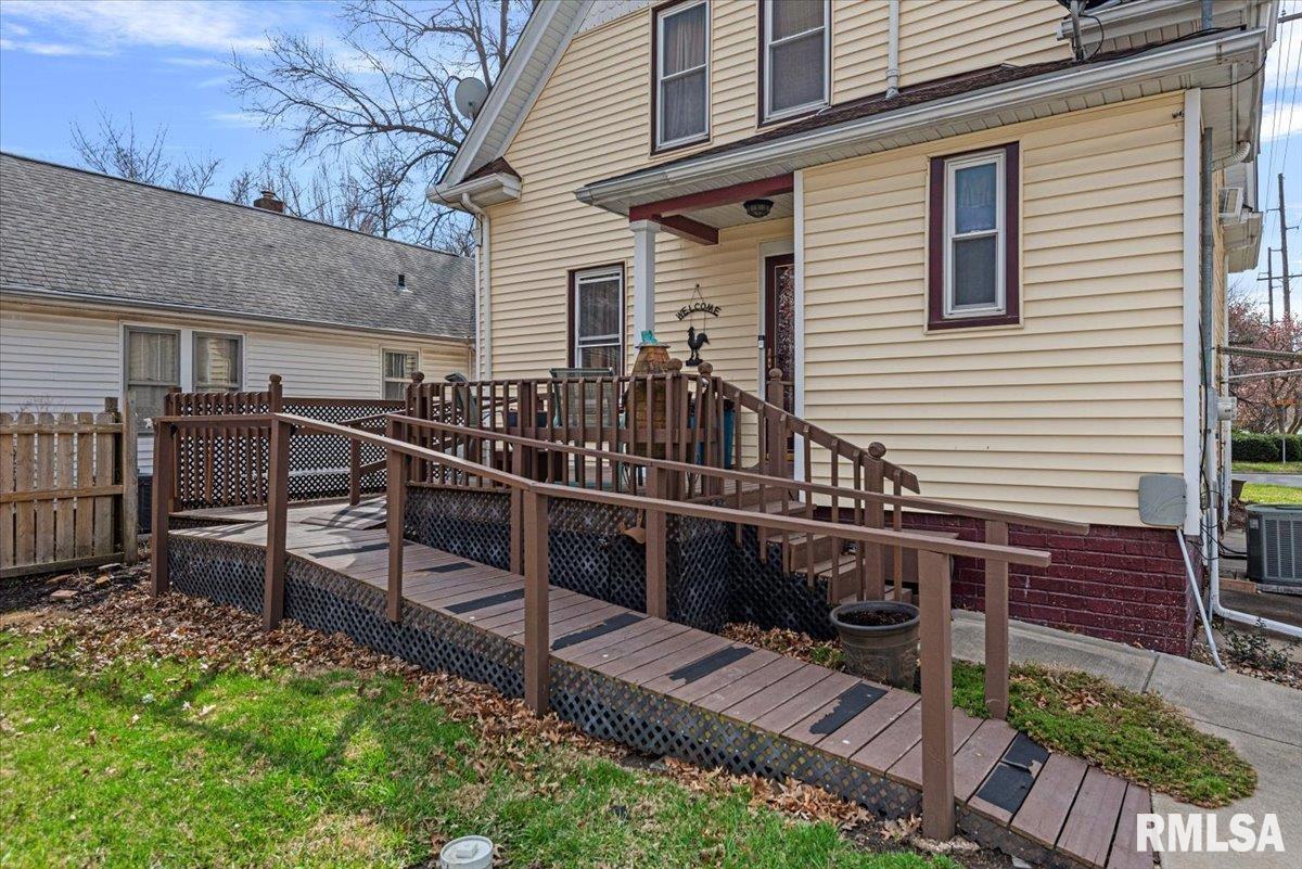 925 W Main Cross Street, Taylorville, Illinois image 35