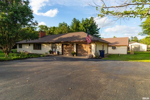 Homes For Sale - 307 W South Street<br/> Mason County, Manito, IL 61546