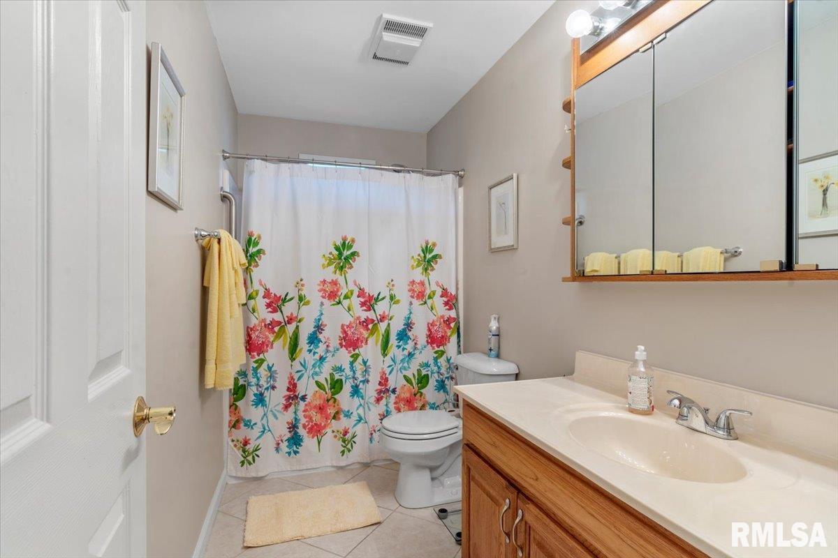 3800 Bergamot Drive, Springfield, Illinois image 25
