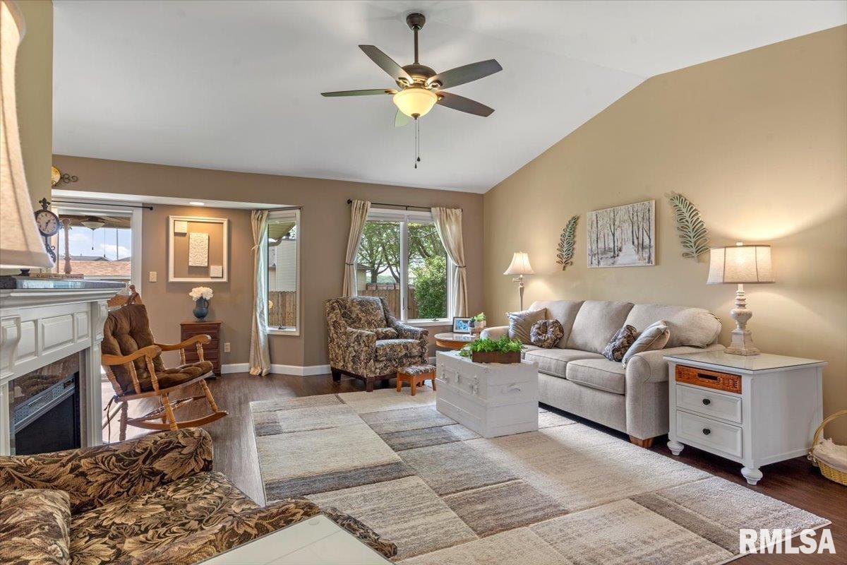 3800 Bergamot Drive, Springfield, Illinois image 3