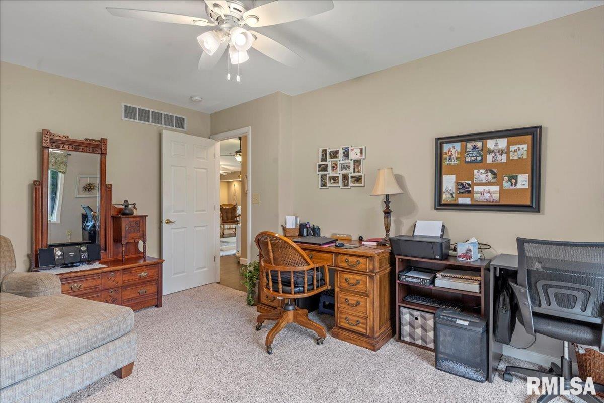 3800 Bergamot Drive, Springfield, Illinois image 23