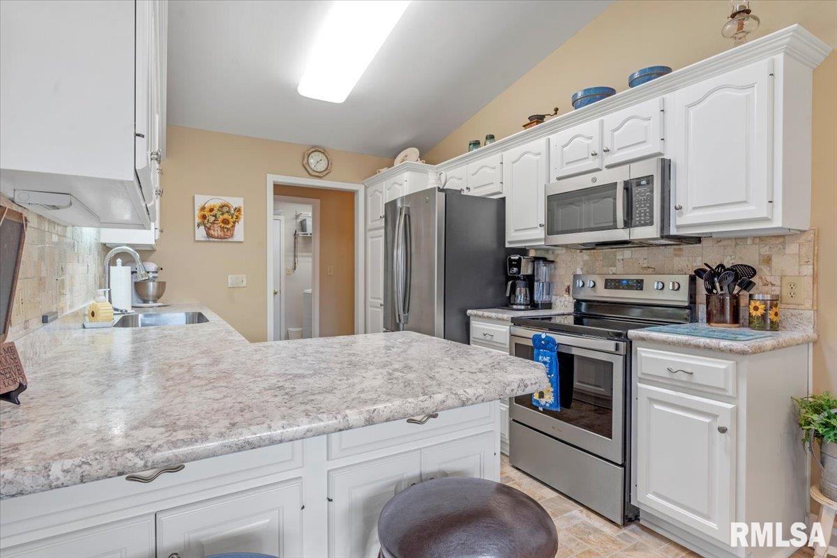 3800 Bergamot Drive, Springfield, Illinois image 14