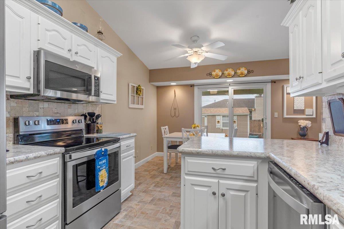 3800 Bergamot Drive, Springfield, Illinois image 12