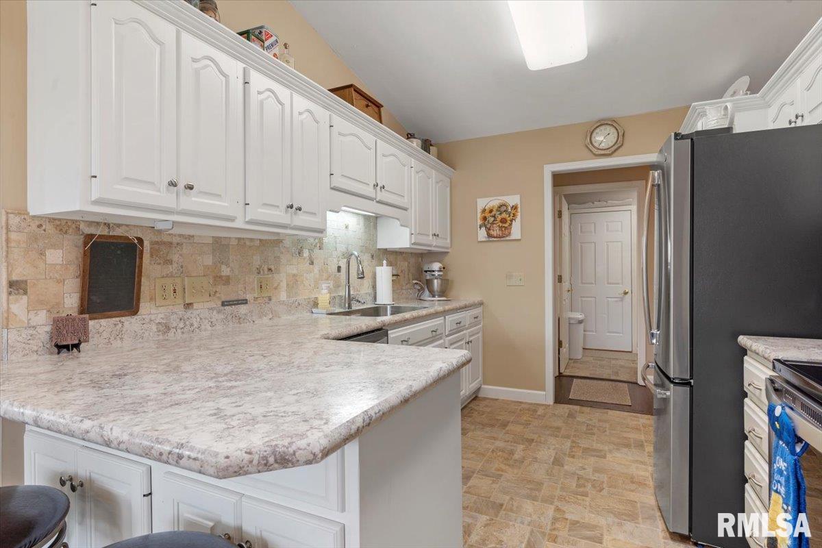3800 Bergamot Drive, Springfield, Illinois image 10