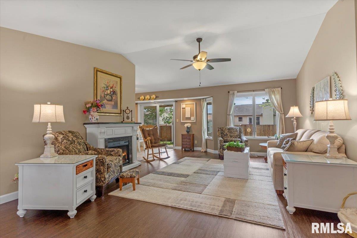 3800 Bergamot Drive, Springfield, Illinois image 2