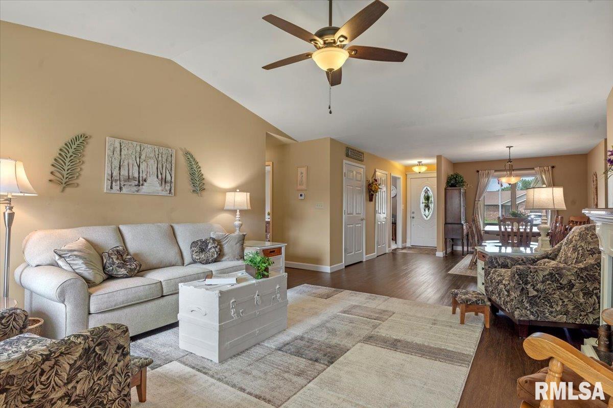 3800 Bergamot Drive, Springfield, Illinois image 4