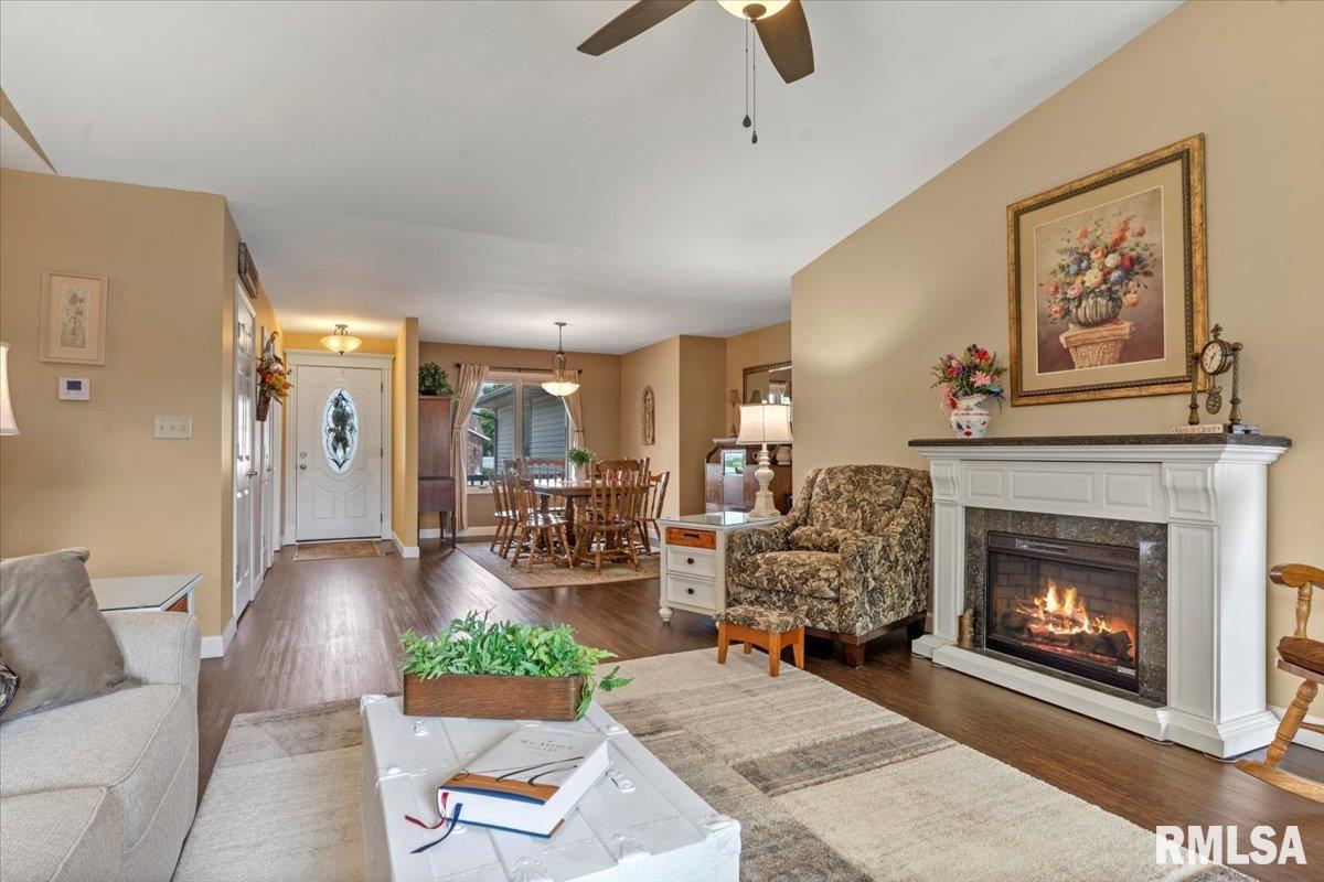 3800 Bergamot Drive, Springfield, Illinois image 5